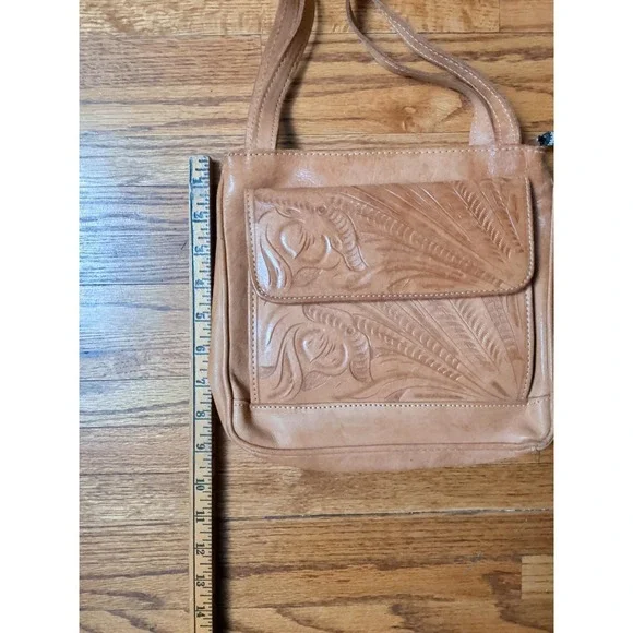 Vintage Tooled Leather Crossbody Purse Made In Paraguay - Picture 7 of 8